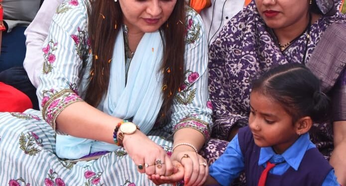 ग्राम महली में शाला प्रवेशोत्सव में शामिल हुईं पंडरिया विधायक भावना बोहरा, विद्यार्थियों की सुविधा हेतु शाला भवन एवं अतिरिक्त कक्ष का किया भूमिपूजन