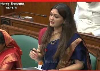 विधायक भावना बोहरा ने विधानसभा में बांग्लादेशी घुसपैठ पर किया ध्यानाकर्षण, पंडरिया विधानसभा में सड़क निर्माण, पालिका एवं पंचायतों में कर्मचारियों की नियुक्ति, मुख्यमंत्री सिलाई मशीन योजना एवं सिंगल विंडो सिस्टम के संबंध में भी पूछा प्रश्न