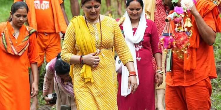 विधायक भावना बोहरा और कांवड़ियों ने दूसरे दिन तय की लम्हनी से वन ग्राम महामाई तक की यात्रा, आज तीसरे दिन होगा पंडरिया विधानसभा में कांवड़ यात्रा का प्रवेश