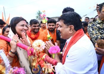 उपमुख्यमंत्री विजय शर्मा ने अमरकंटक से बाबा बाबा भोरमदेव मन्दिर 151 किलोमीटर की कावड़ यात्रा पर निकले पंडरिया विधायक भावना बोहरा और शिवभक्तों का पांडातराई में आत्मीय स्वागत 1 उपमुख्यमंत्री विजय शर्मा ने अमरकंटक से बाबा बाबा भोरमदेव मन्दिर 151 किलोमीटर की कावड़ यात्रा पर निकले पंडरिया विधायक भावना बोहरा और शिवभक्तों का पांडातराई में आत्मीय स्वागत