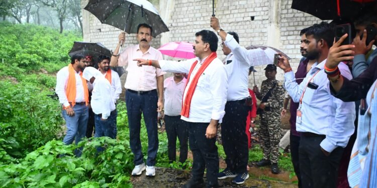 उपमुख्यमंत्री विजय शर्मा ने अमरकंटक में श्रद्धालु भवन हेतु चिन्हांकित 5 एकड़ भूमि का किया निरीक्षण