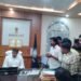 सामुदायिक स्वास्थ्य केन्द्र कुकदूर के प्रभारी डॉ. दंपति को हटाने की मांग, कलेक्टर को सौंपा गया ज्ञापन 3 सामुदायिक स्वास्थ्य केन्द्र कुकदूर के प्रभारी डॉ. दंपति को हटाने की मांग, कलेक्टर को सौंपा गया ज्ञापन