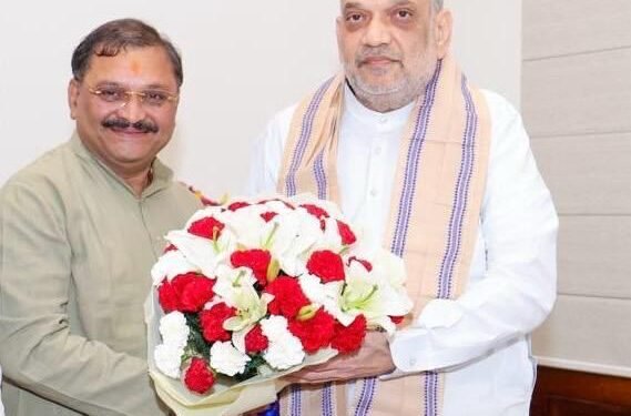 सांसद संतोष पांडेय ने नई दिल्ली में केंद्रीय गृहमंत्री आदरणीय अमित शाह से की मुलाकात 1 सांसद  संतोष पांडेय ने नई दिल्ली में केंद्रीय गृहमंत्री आदरणीय  अमित शाह से की मुलाकात