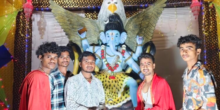 राजानवागांव बाजार चौक में शिवरूप में विराजे बप्पा 1 राजानवागांव बाजार चौक में शिवरूप में विराजे बप्पा