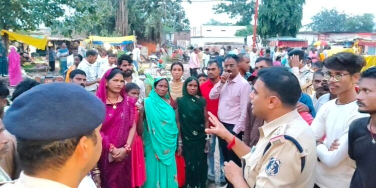 थाना भोरामदेव अंतर्गत ग्राम राजानवागांव साप्ताहिक बाजार में कबीरधाम पुलिस का साइबर जन जागरूकता पखवाड़ा 1 थाना भोरामदेव अंतर्गत ग्राम राजानवागांव साप्ताहिक बाजार में कबीरधाम पुलिस का साइबर जन जागरूकता पखवाड़ा