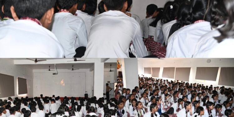 श्री रामकृष्ण पब्लिक स्कूल में ‘‘चलो जीते हैं‘‘ लघु फिल्म की गई प्रदर्शित
