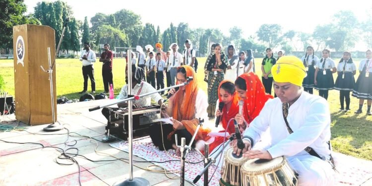 गुरुकुल में हुआ गुरु नानक जयंती के अवसर पर विशेष सभा का आयोजन